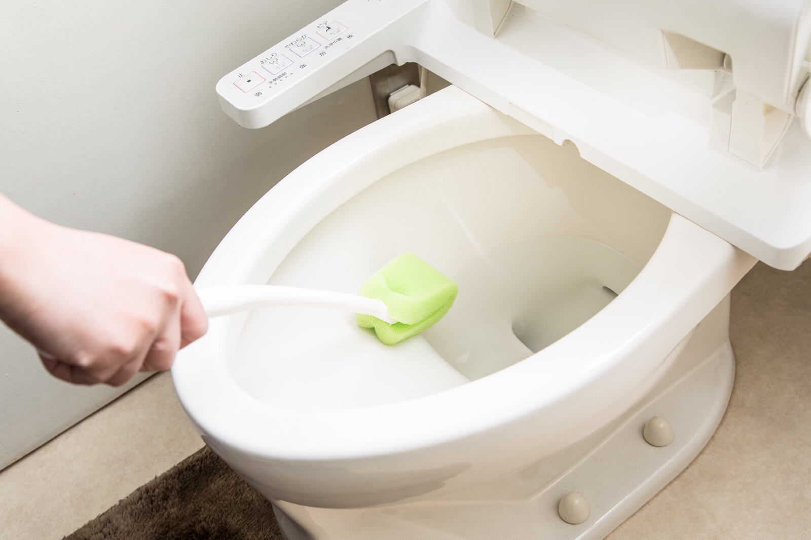 浴槽とトイレを効率よく掃除する方法～トイレ編～